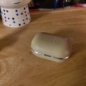 Bang & Olufsen Beoplay E8 2.0
